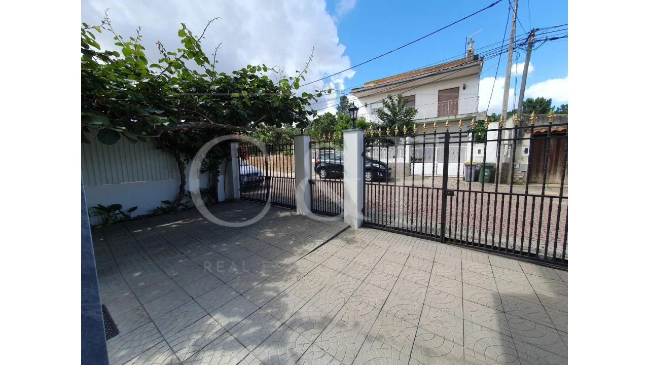 Moradia T3 para Venda em Amora Foto 35