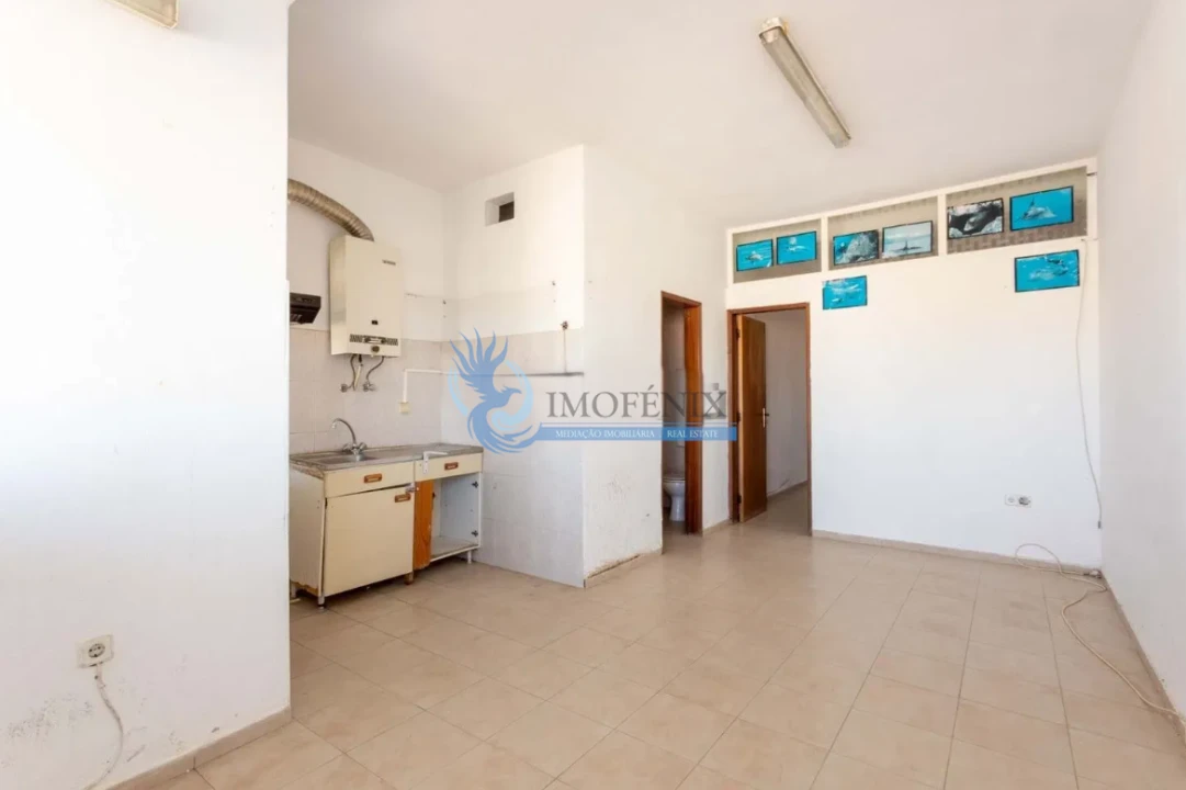 Apartamento T3 para Venda em Estômbar e Parchal Foto 27