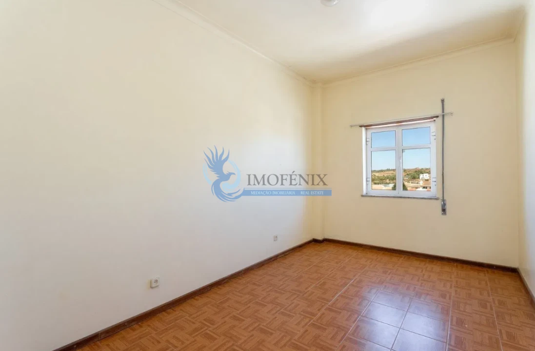 Apartamento T3 para Venda em Estômbar e Parchal Foto 11
