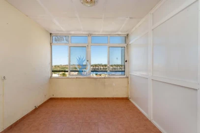 Apartamento T3 para Venda em Estômbar e Parchal