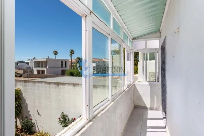 Apartamento T3 para Venda em Estômbar e Parchal
