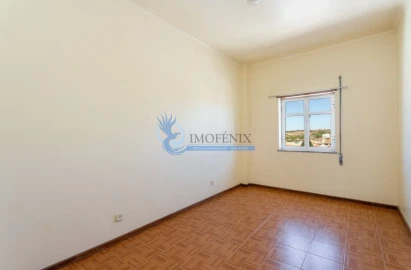 Apartamento T3 para Venda em Estômbar e Parchal
