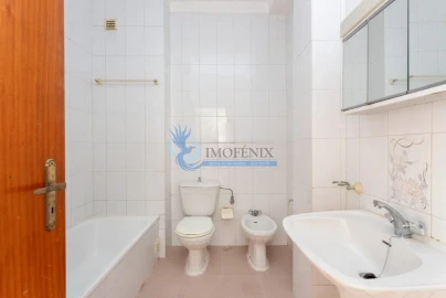 Apartamento T3 para Venda em Estômbar e Parchal
