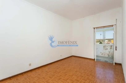 Apartamento T3 para Venda em Estômbar e Parchal