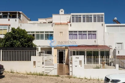Apartamento T3 para Venda em Estômbar e Parchal