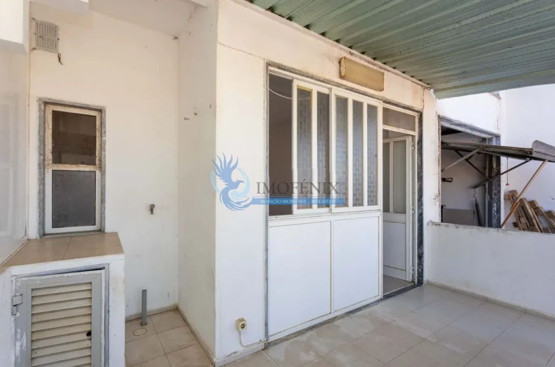 Apartamento T3 para Venda em Estômbar e Parchal Foto 28