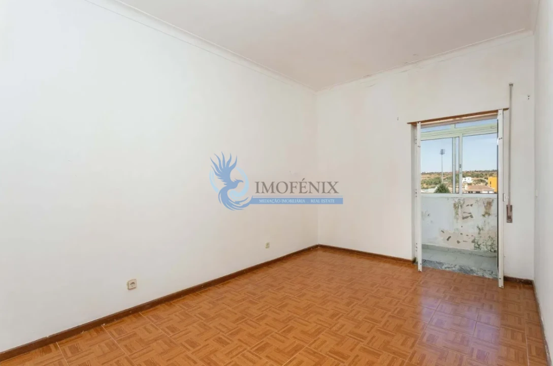 Apartamento T3 para Venda em Estômbar e Parchal Foto 7