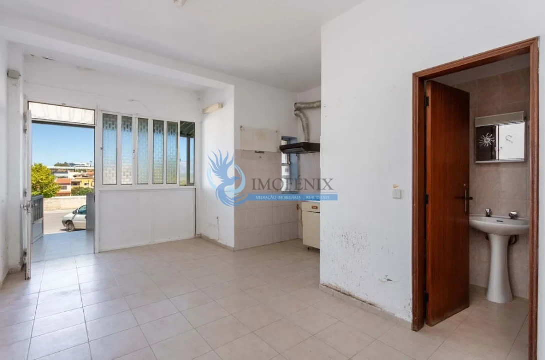 Apartamento T3 para Venda em Estômbar e Parchal Foto 25