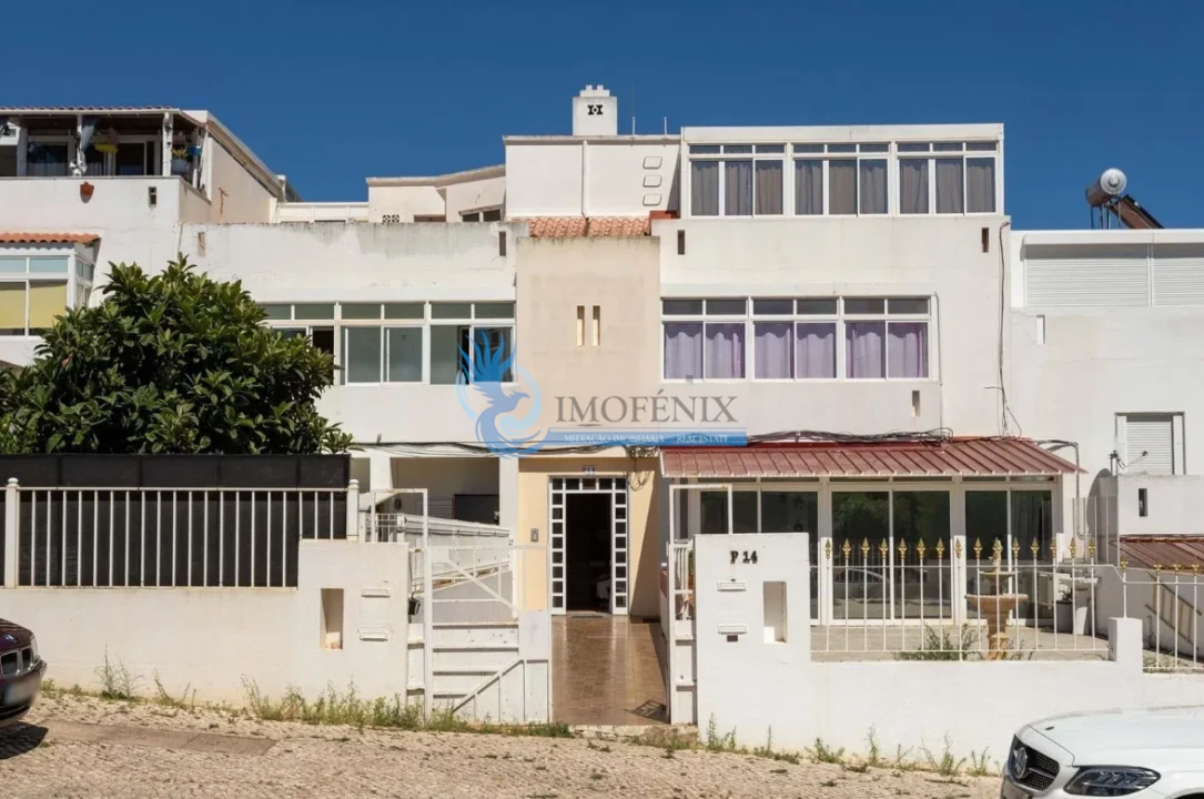 Apartamento T3 para Venda em Estômbar e Parchal Foto 30