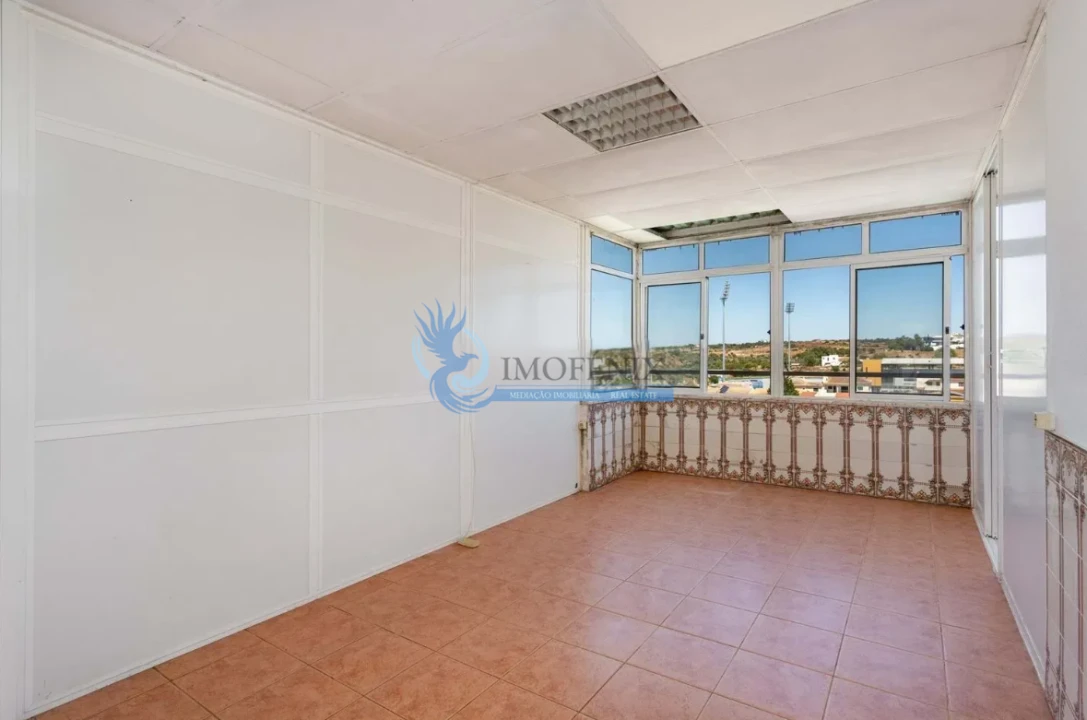 Apartamento T3 para Venda em Estômbar e Parchal Foto 17