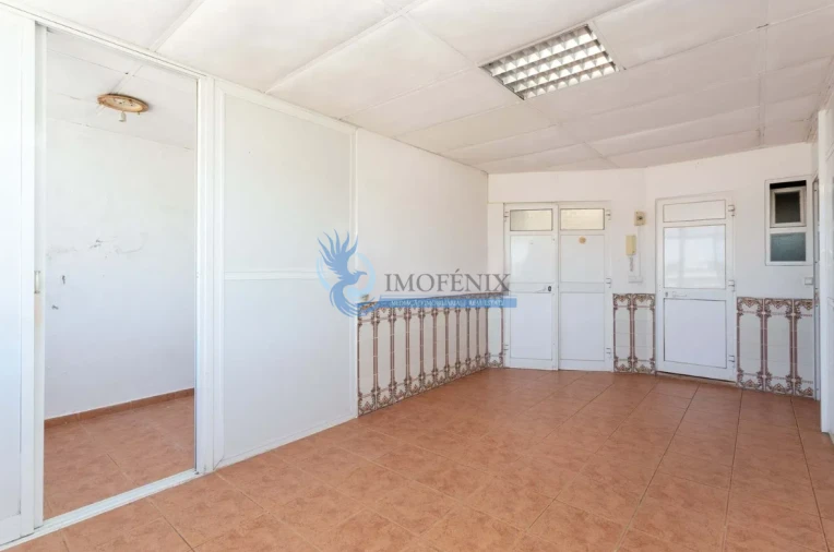 Apartamento T3 para Venda em Estômbar e Parchal Foto 16