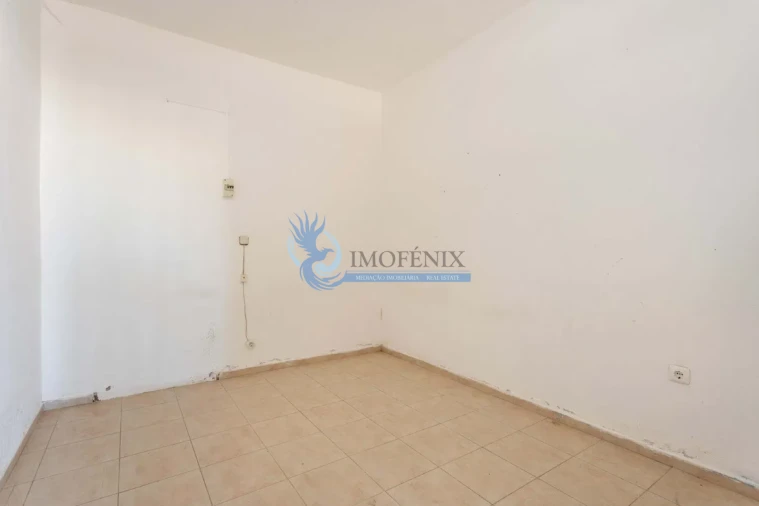 Apartamento T3 para Venda em Estômbar e Parchal Foto 23