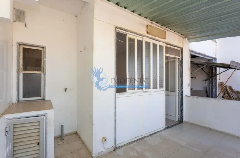 Apartamento T3 para Venda em Estômbar e Parchal Foto 28