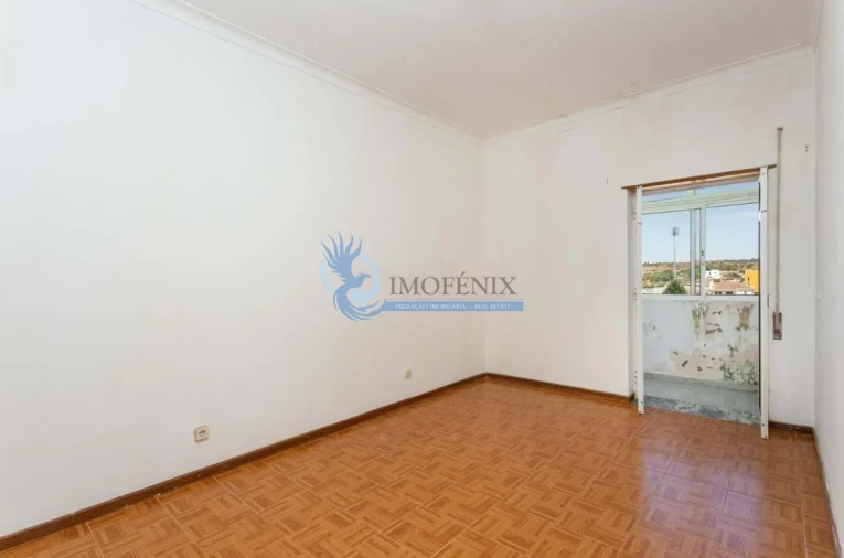 Apartamento T3 para Venda em Estômbar e Parchal Foto 7