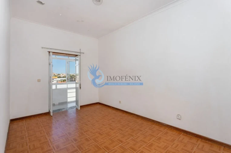 Apartamento T3 para Venda em Estômbar e Parchal Foto 6