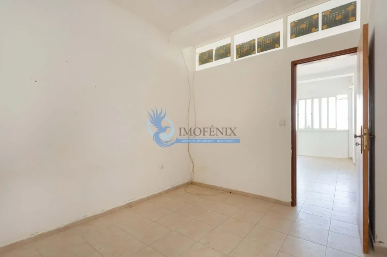 Apartamento T3 para Venda em Estômbar e Parchal Foto 24