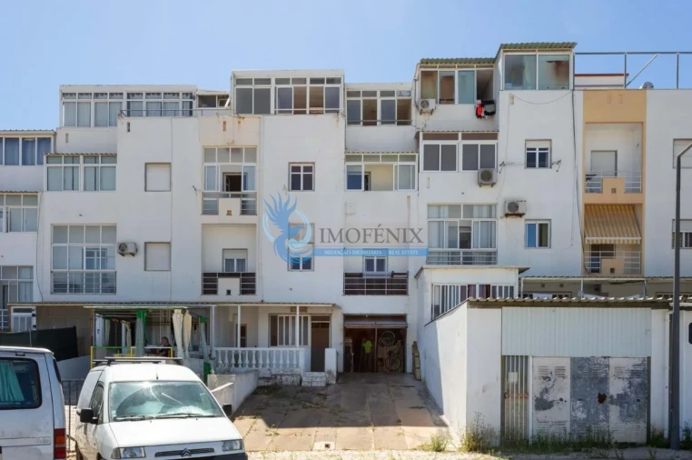 Apartamento T3 para Venda em Estômbar e Parchal Foto 29