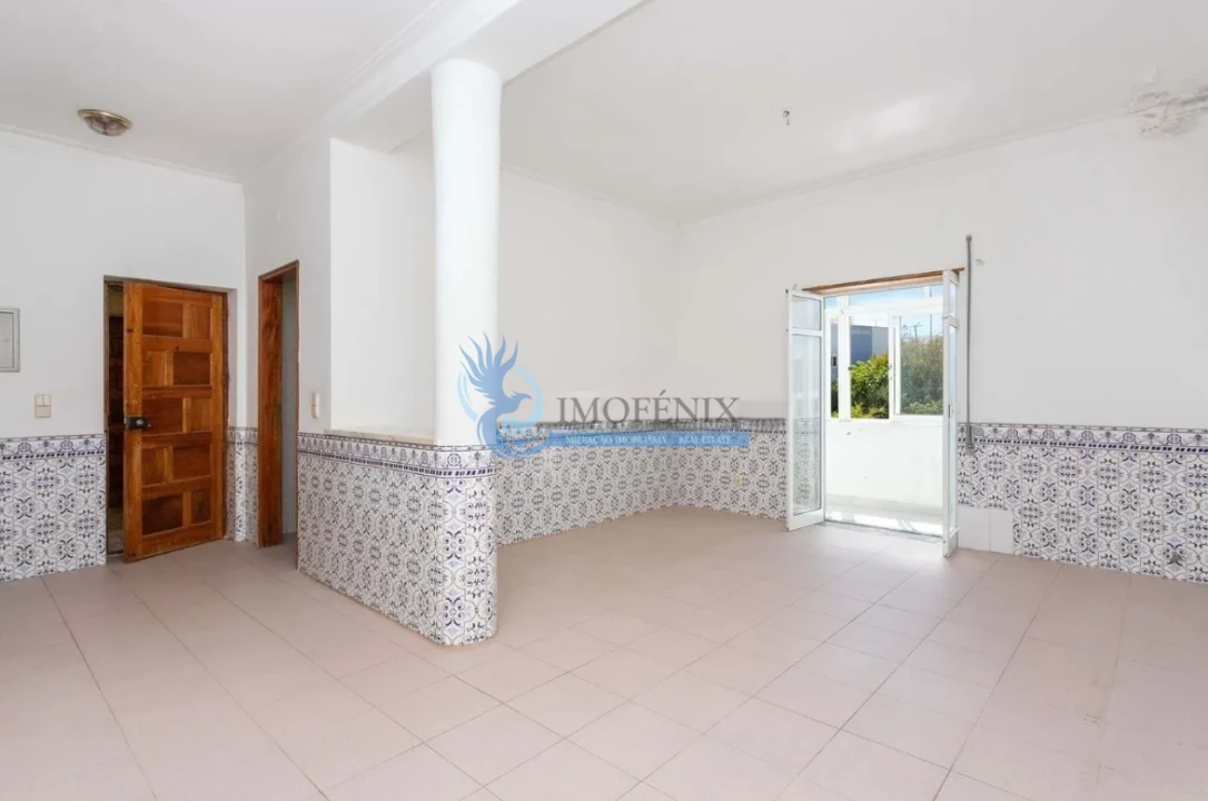 Apartamento T3 para Venda em Estômbar e Parchal Foto 1