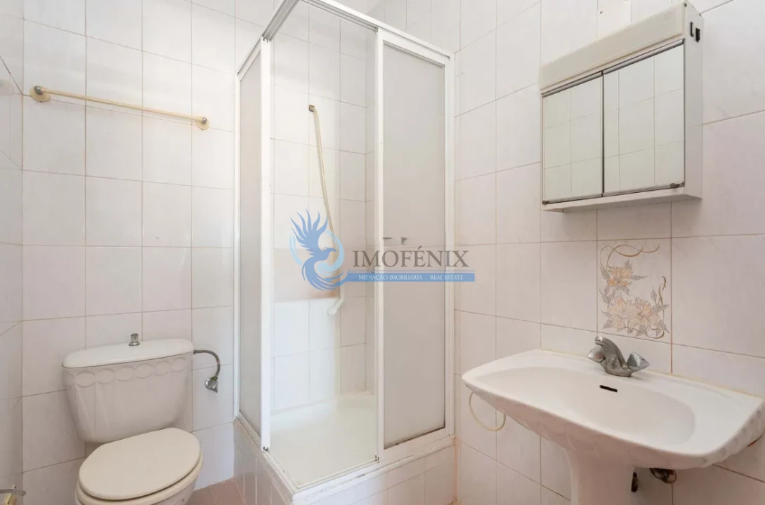 Apartamento T3 para Venda em Estômbar e Parchal Foto 13
