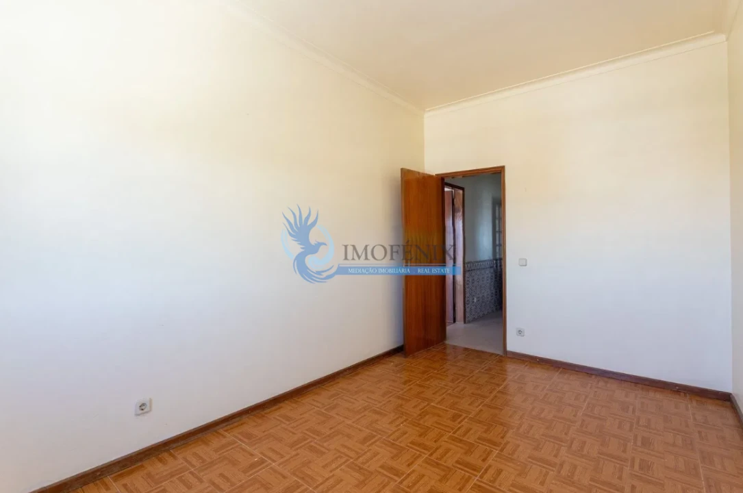 Apartamento T3 para Venda em Estômbar e Parchal Foto 12