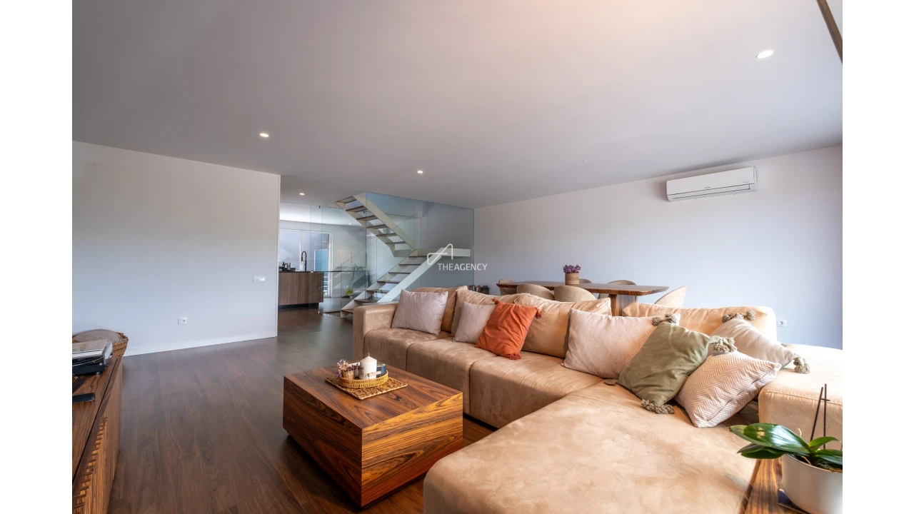 Moradia T3 para Venda em Foz do Sousa e Covelo Foto 5