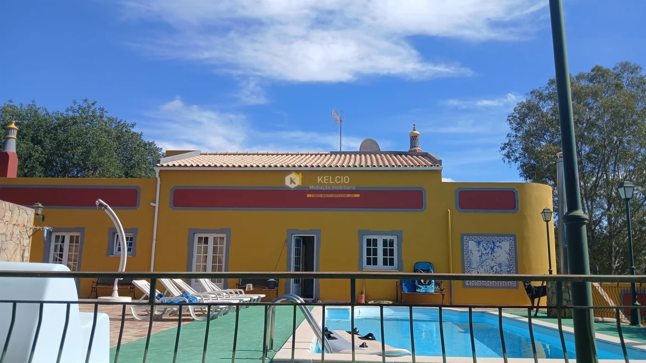 Moradia T3 para Venda em Loule (São Sebastião) Foto 1