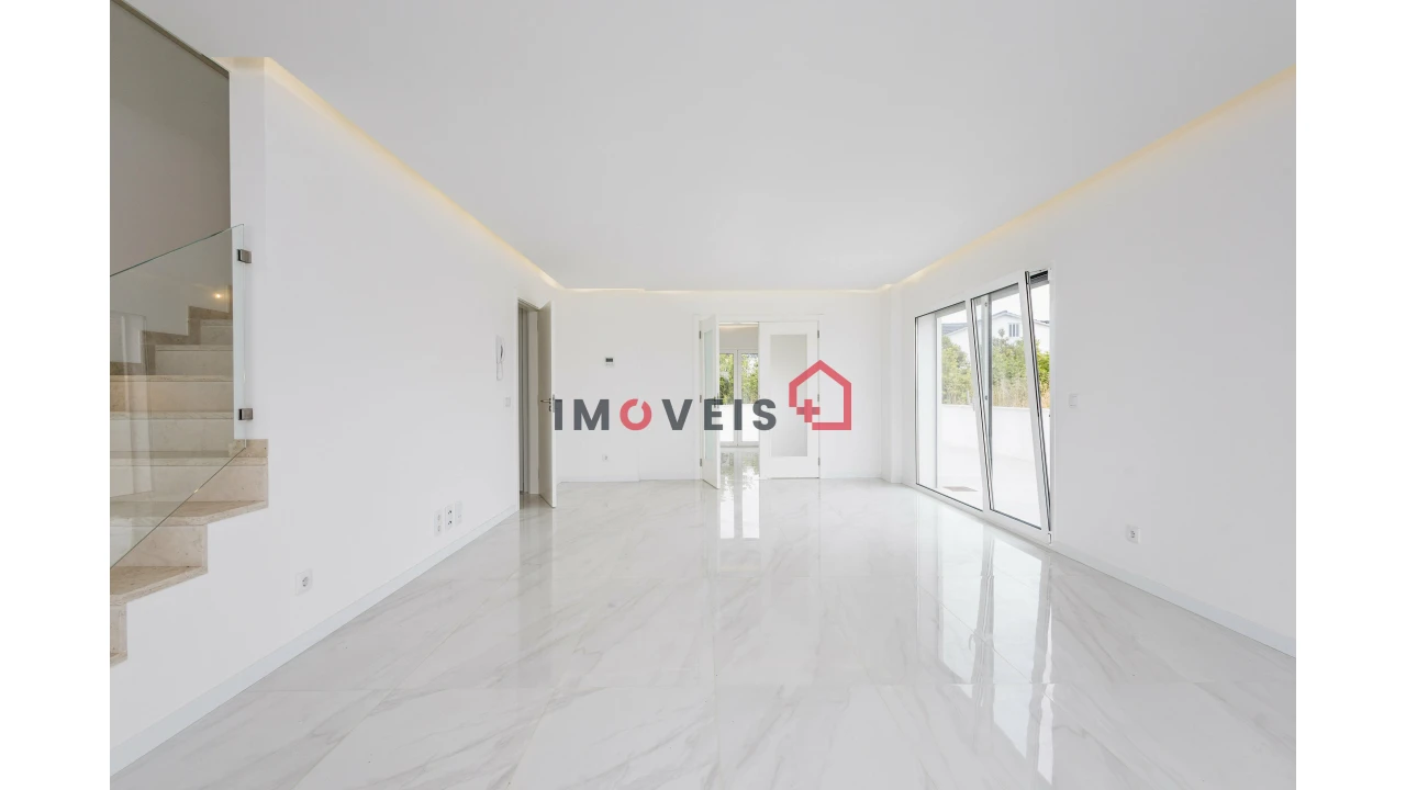 Moradia T4 para Venda em Batalha Foto 2