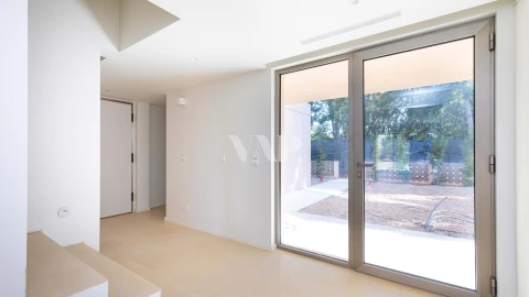 Moradia T4 para Venda em Quarteira