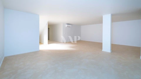 Moradia T4 para Venda em Quarteira