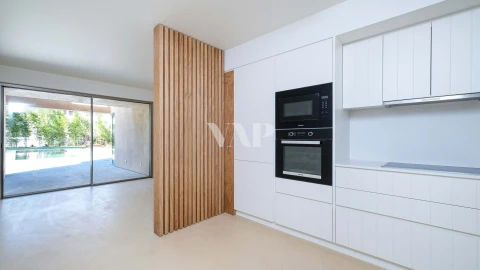 Moradia T4 para Venda em Quarteira