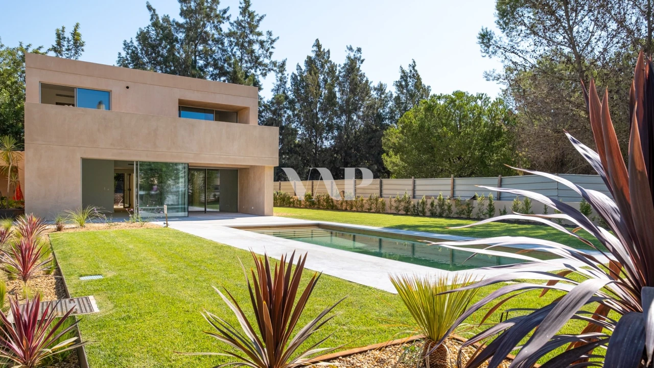 Moradia T4 para Venda em Quarteira Foto 6