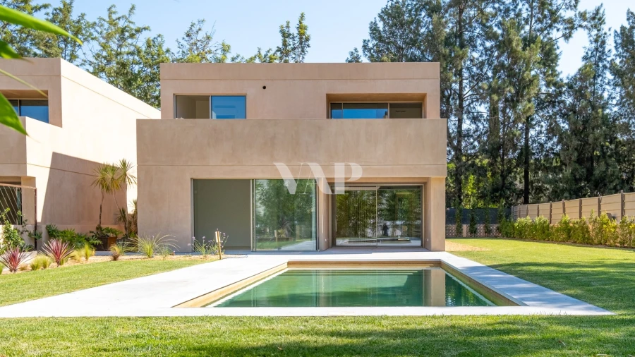 Moradia T4 para Venda em Quarteira Foto 34