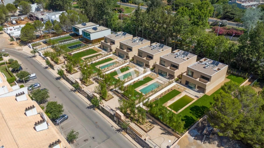 Moradia T4 para Venda em Quarteira Foto 38