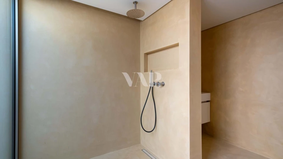 Moradia T4 para Venda em Quarteira Foto 23