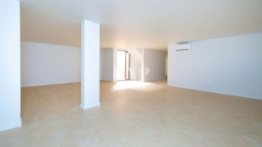 Moradia T4 para Venda em Quarteira Foto 29