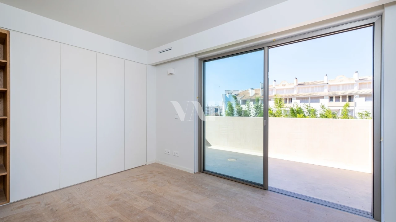 Moradia T4 para Venda em Quarteira Foto 16