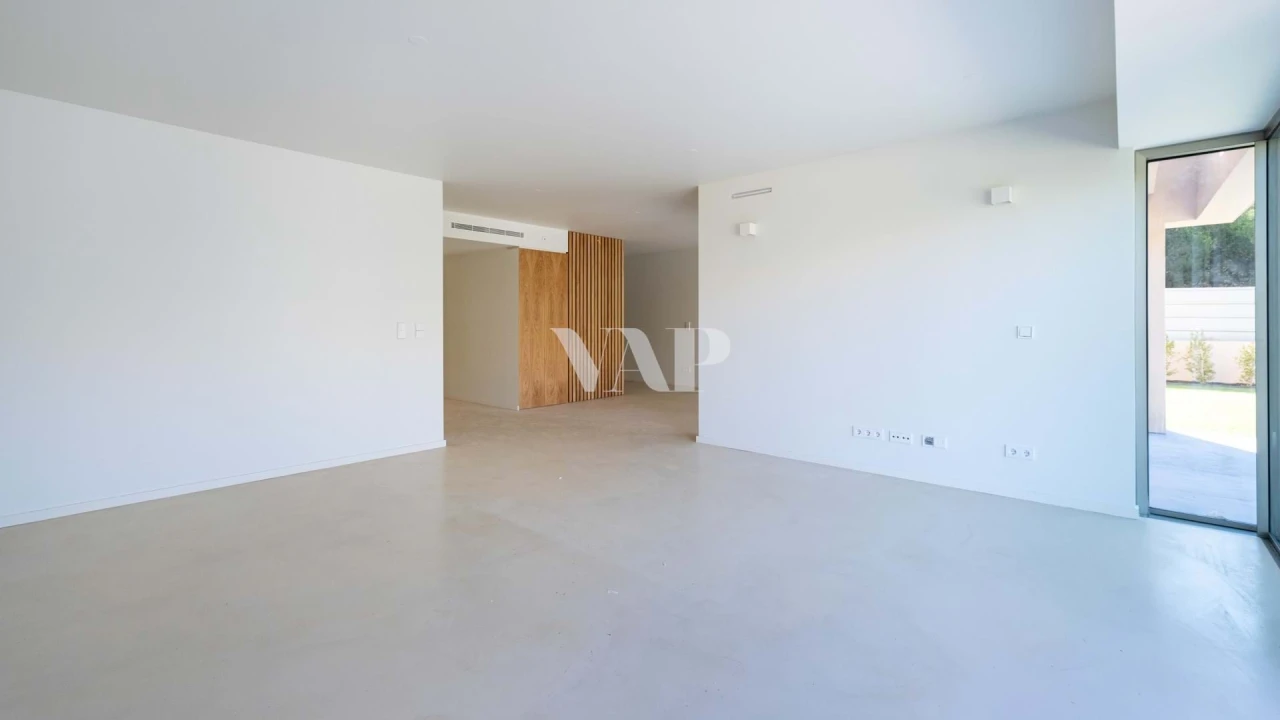 Moradia T4 para Venda em Quarteira Foto 8