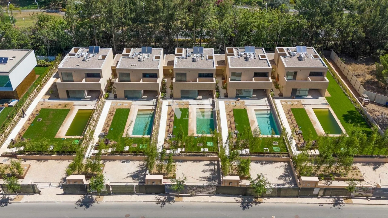 Moradia T4 para Venda em Quarteira Foto 41