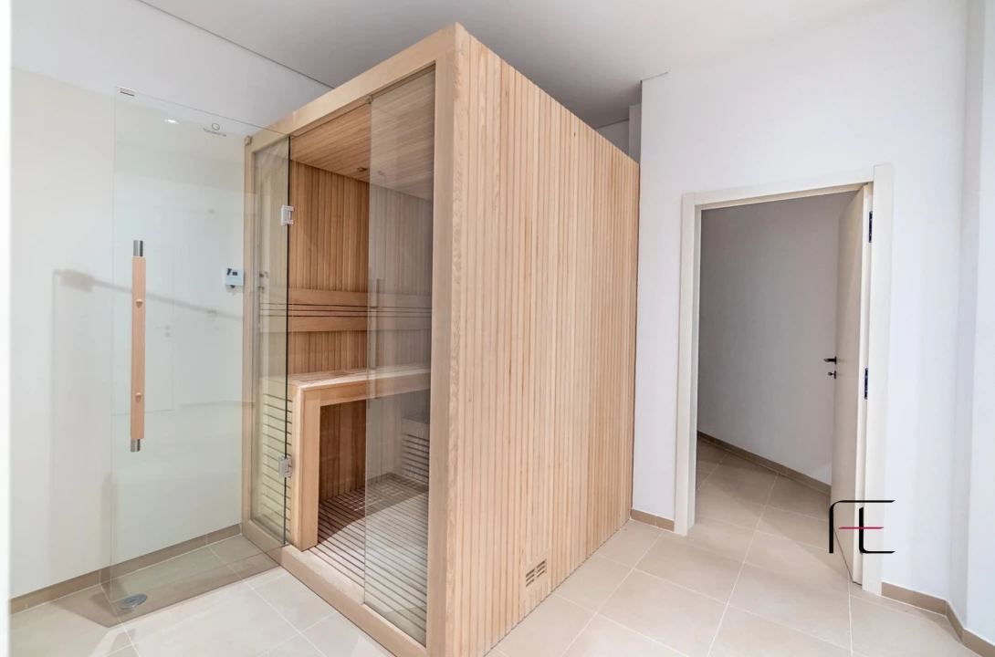 Apartamento T2 para Venda em Quarteira Foto 24