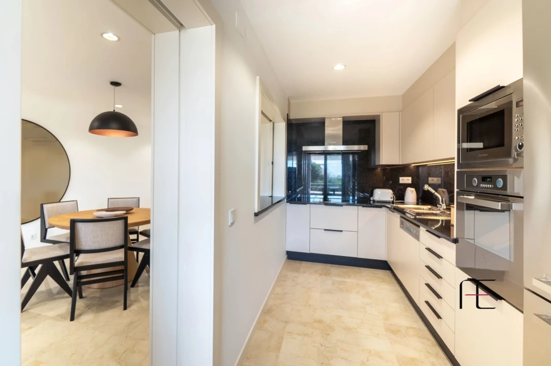 Apartamento T2 para Venda em Quarteira Foto 5