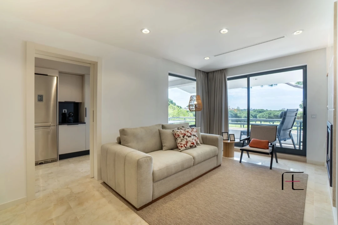 Apartamento T2 para Venda em Quarteira Foto 3