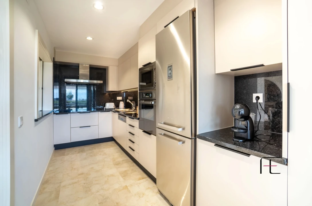 Apartamento T2 para Venda em Quarteira Foto 8