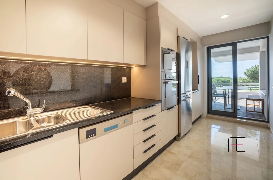 Apartamento T2 para Venda em Quarteira Foto 7