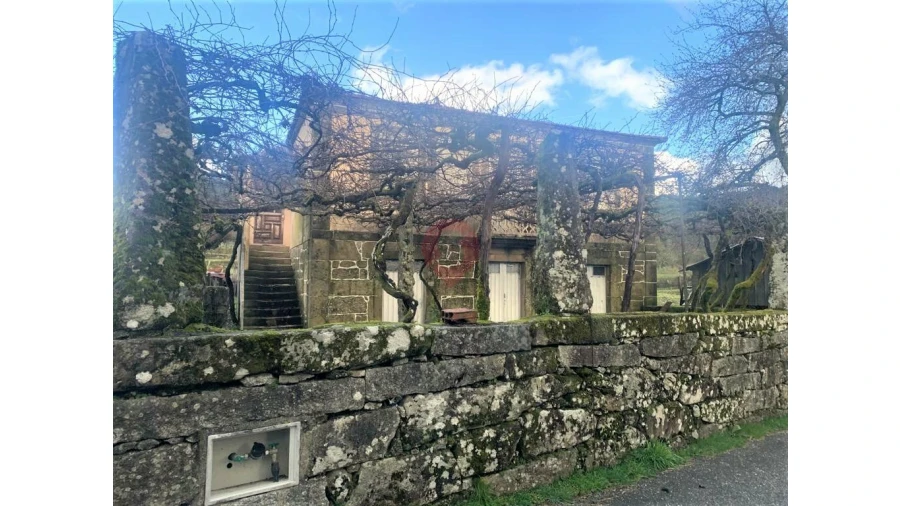 Moradia T3 para Venda em Anhões e Luzio Foto 3