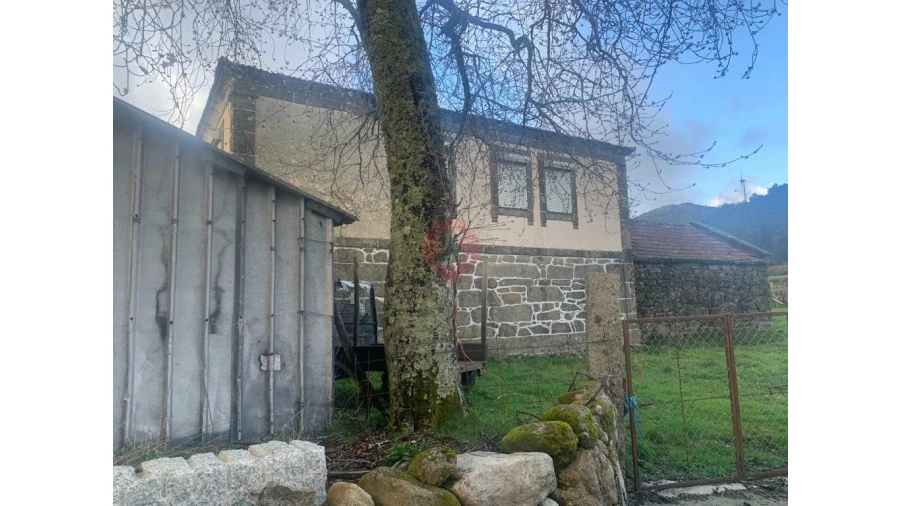 Moradia T3 para Venda em Anhões e Luzio Foto 5