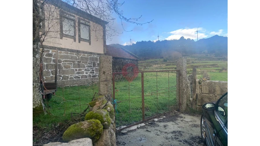 Moradia T3 para Venda em Anhões e Luzio Foto 6