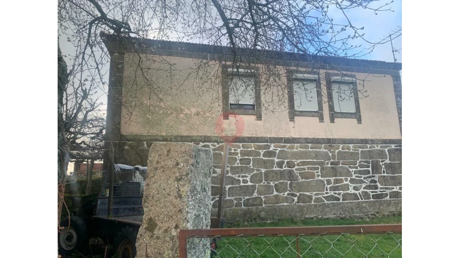 Moradia T3 para Venda em Anhões e Luzio Foto 4