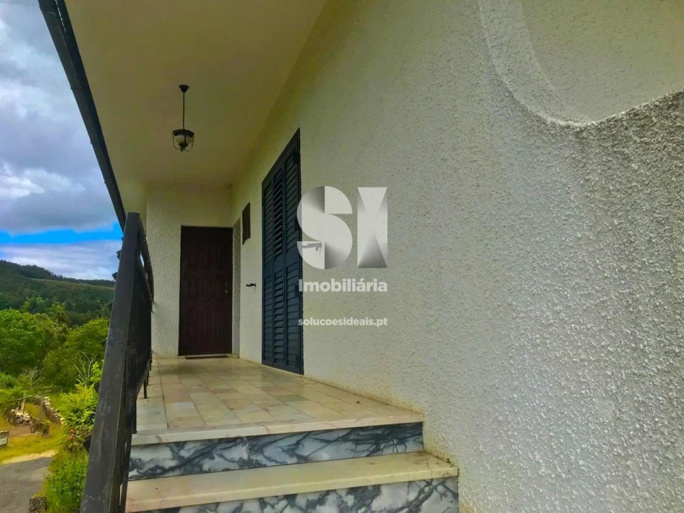 Moradia T3 para Venda em Vila Verde Foto 12