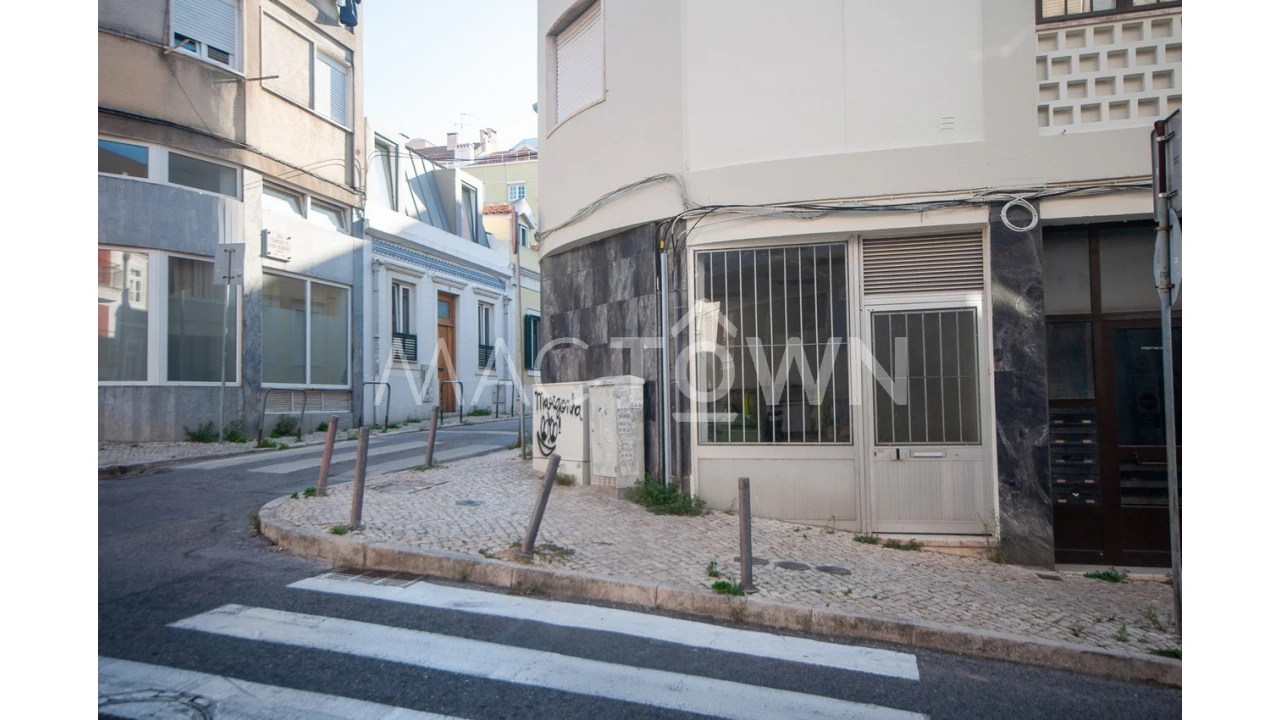 Loja para Venda em Campolide Foto 4