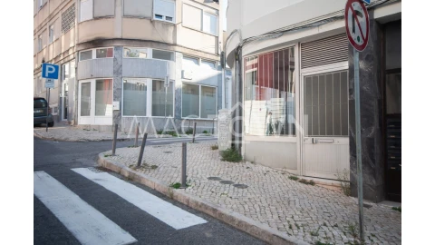 Loja para Venda em Campolide